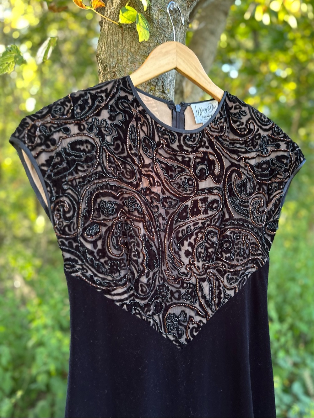 90s Vintage Jeffrey & Dara Evenings Velvet Embellished Black Formal Dress Size 8